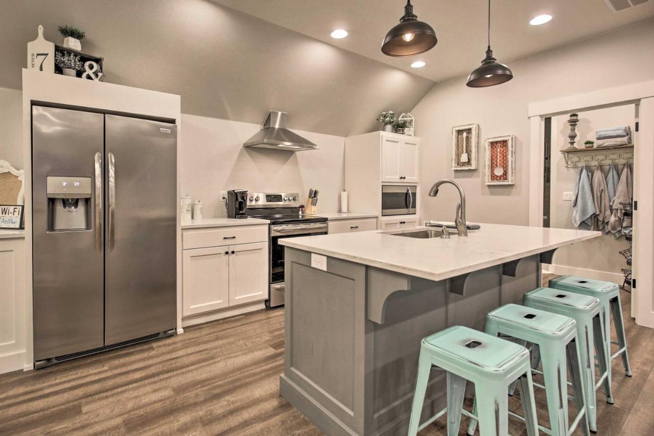 Chic Farmhouse With Creek In Heart Of Wine Country! McMinnville Eksteriør bilde